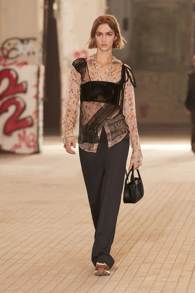 Look 1